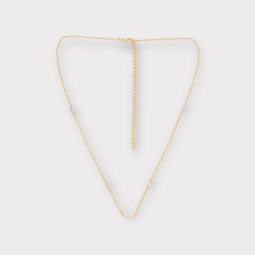 Elegant Pearls: 18k Gold-Plated Chain with Delicate Pearl Embellishments