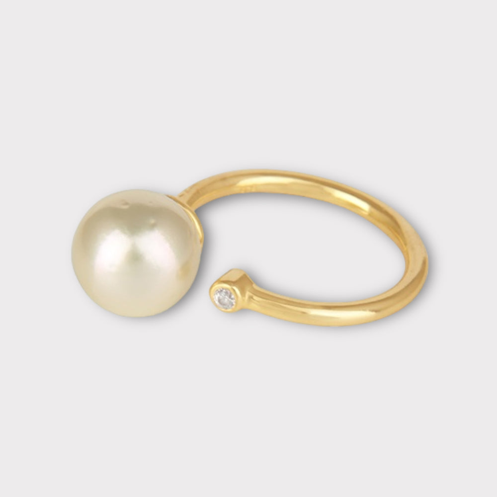 Chloe Ring with Pearl and White Zircon - Helen Georgio